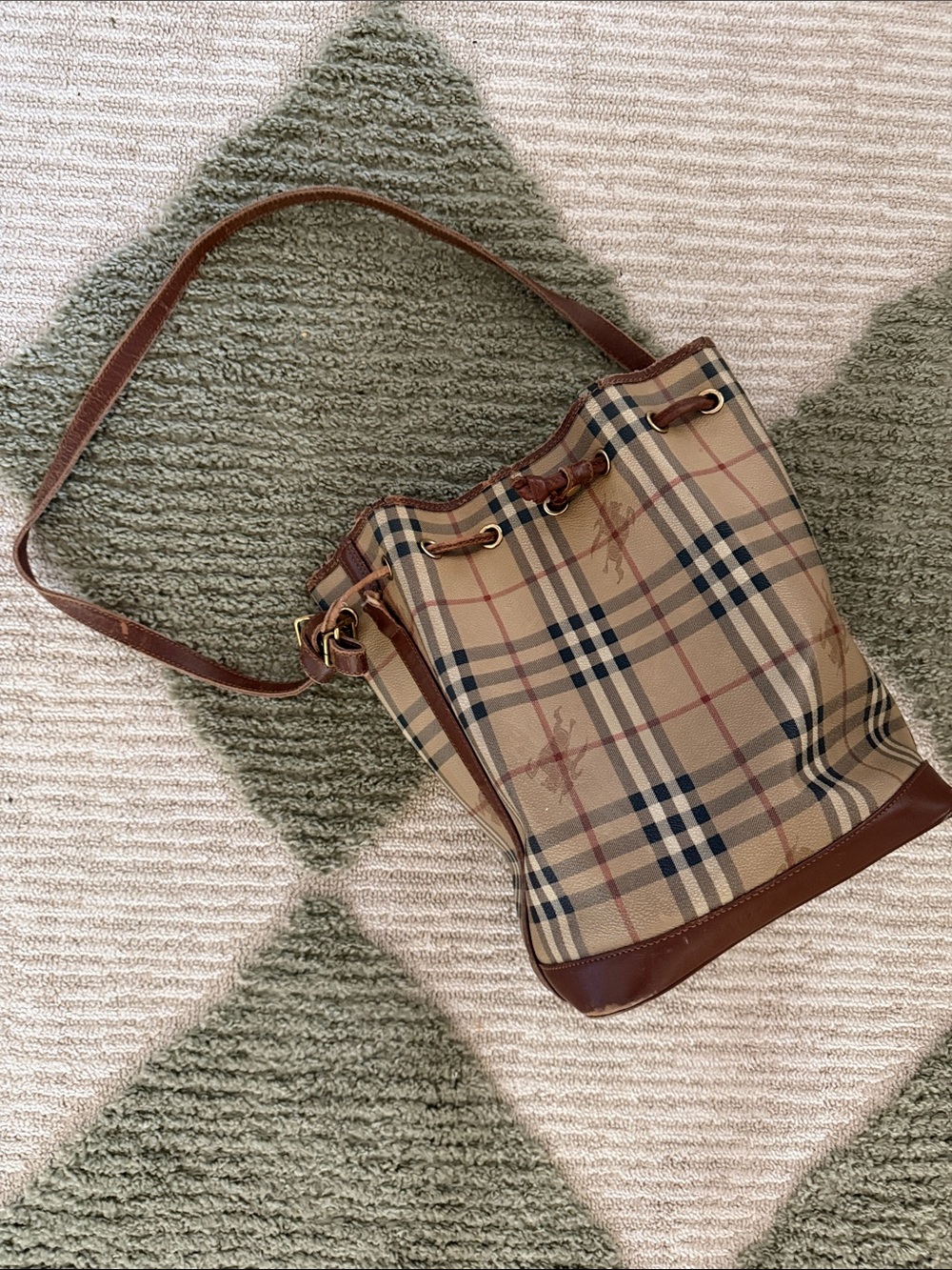 VINTAGE Burberry Signature Plaid Bucket Bag - PROJECT CONDITION
